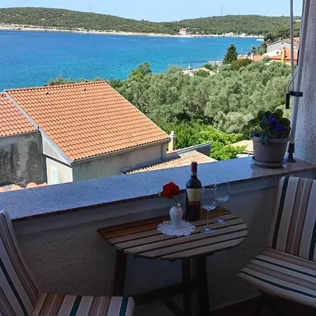 Πανσιόν Julia *