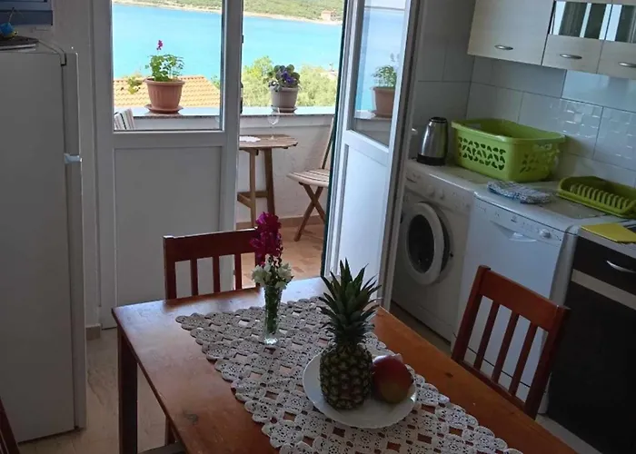 Julia ゲストハウス 3*