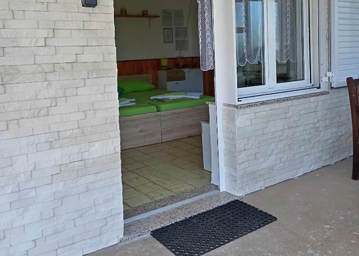 ゲストハウス Julia