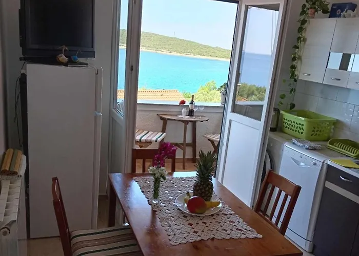 ゲストハウス Julia Martinšćica